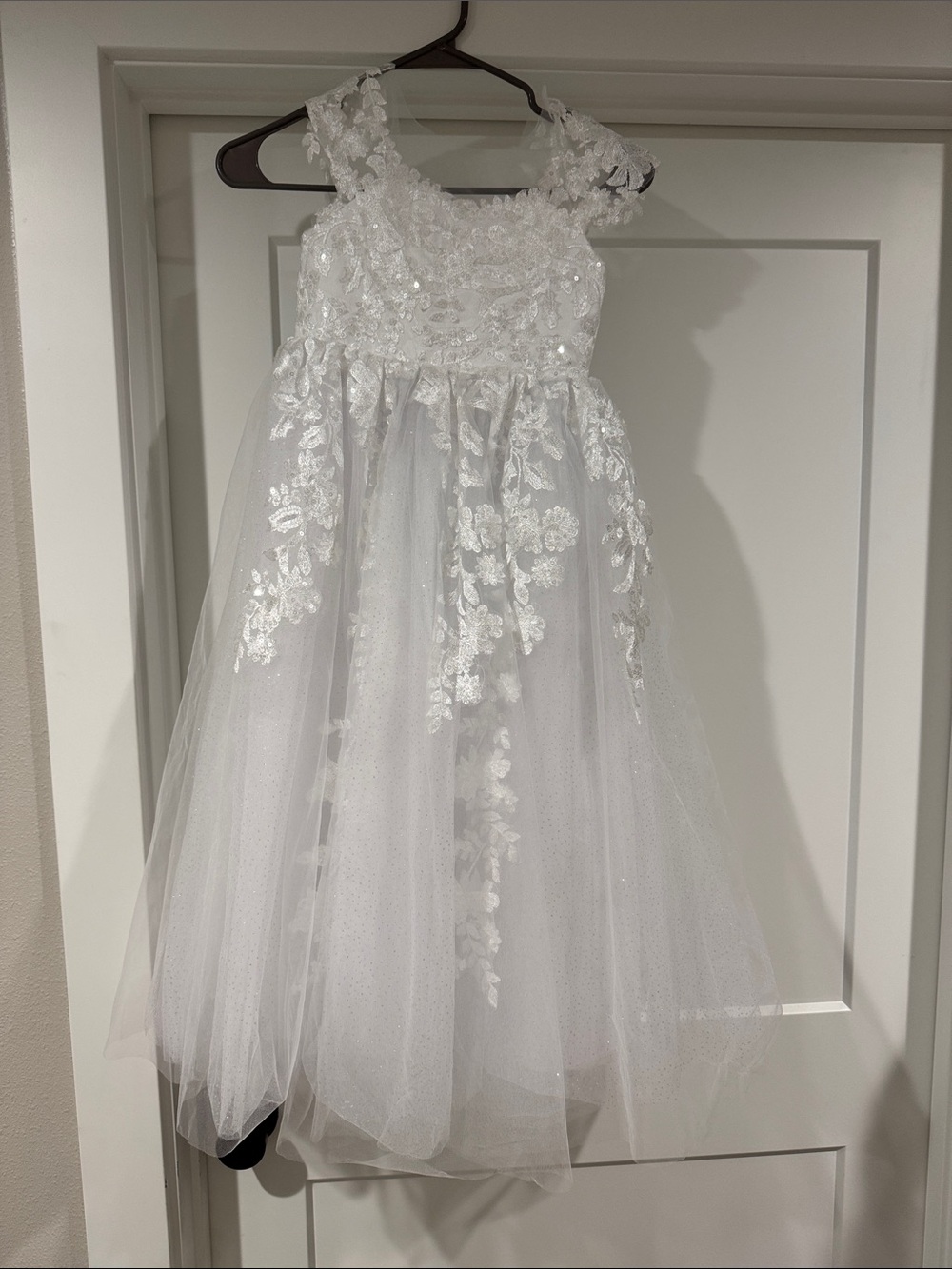 White Lace Appliqué Flower Girl Dress